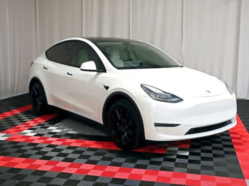 Used 2021 Tesla Model Y Long Range image 6