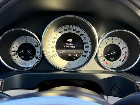 Used 2014 Mercedes-Benz E 350 4dr Sdn E 350 Luxury 4MATIC image 20