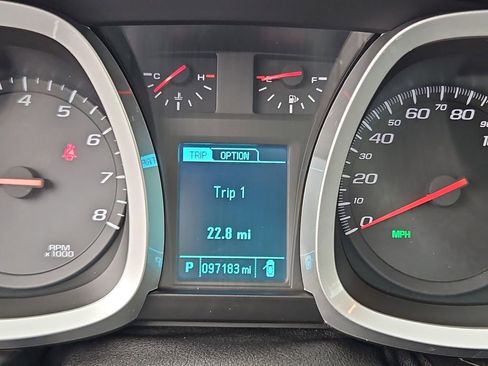 Used 2017 Chevrolet Equinox Premier w/ Enhanced Convenience Package FWD image 13
