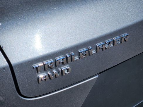 Used 2025 Chevrolet TrailBlazer LT image 30