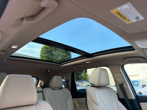Used 2023 Acura MDX SH-AWD w/ Advance Package image 12