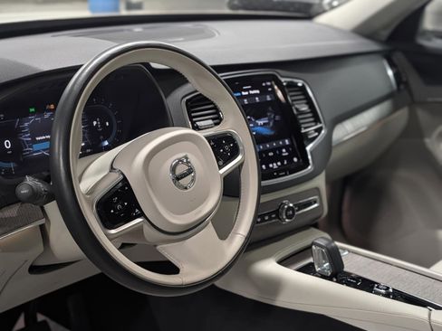 Used 2023 Volvo XC90 B6 Plus w/ Protection Package Premier image 12