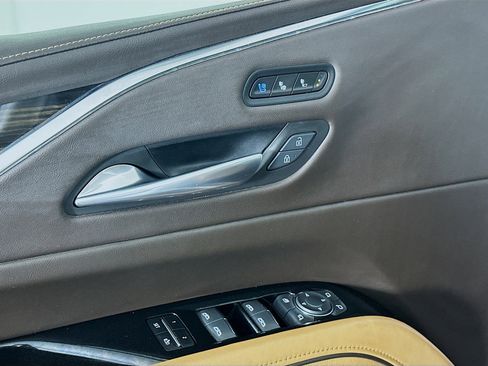 Used 2022 Cadillac Escalade Premium Luxury w/ Performance Package image 15