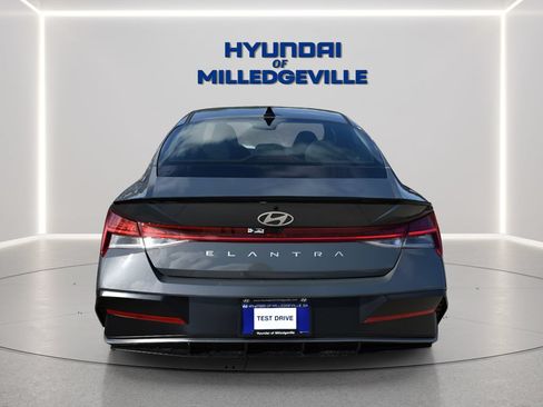 New 2026 Hyundai Elantra SEL Sport FWD image 3