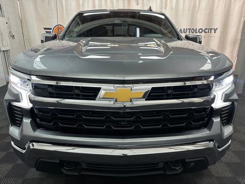 Used 2023 Chevrolet Silverado 1500 LT AWD/4WD image 3