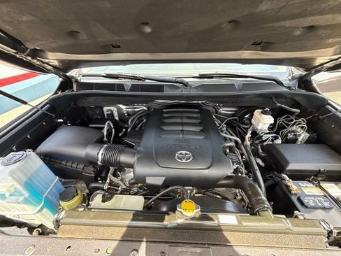 Used 2016 Toyota Tundra SR5 w/ SR5 Upgrade Package RWD image 19
