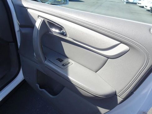 Used 2016 Chevrolet Traverse LT image 14