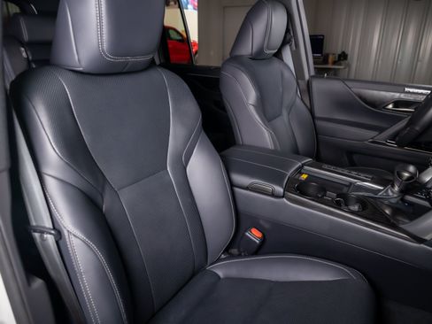 Used 2025 Lexus LX 600 4WD w/ Appearance Package image 22