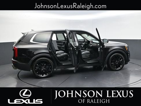 Used 2022 Kia Telluride SX w/ Towing Package FWD image 26