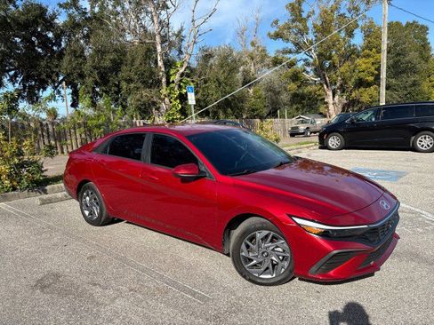 Used 2024 Hyundai Elantra SEL image 6