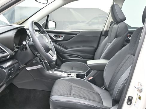 Used 2023 Subaru Forester Premium image 19