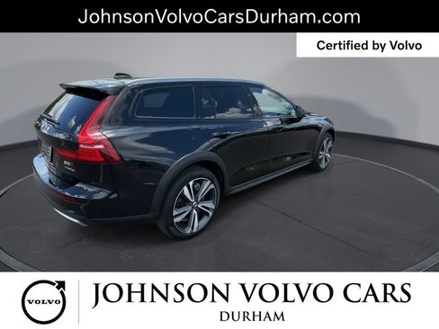 Used 2025 Volvo V60 B5 Cross Country Plus AWD/4WD image 9