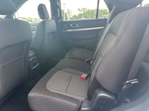Used 2019 Ford Explorer XLT w/ Equipment Group 201A AWD/4WD image 17