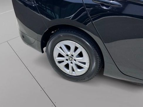 Used 2018 Toyota Prius One w/ Carpet Mat Package FWD image 28
