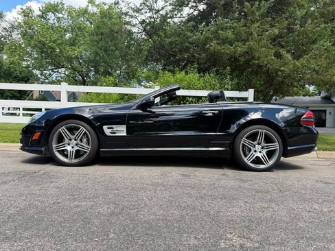 Used 2011 Mercedes-Benz SL 63 AMG image 3