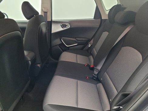 Used 2025 Kia Soul LX image 18