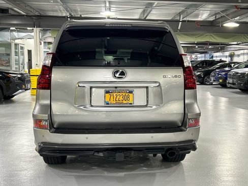 Used 2020 Lexus GX 460 Luxury w/ Luxury Sport Package AWD/4WD image 3