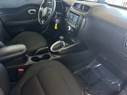 Used 2019 Kia Soul + FWD image 15