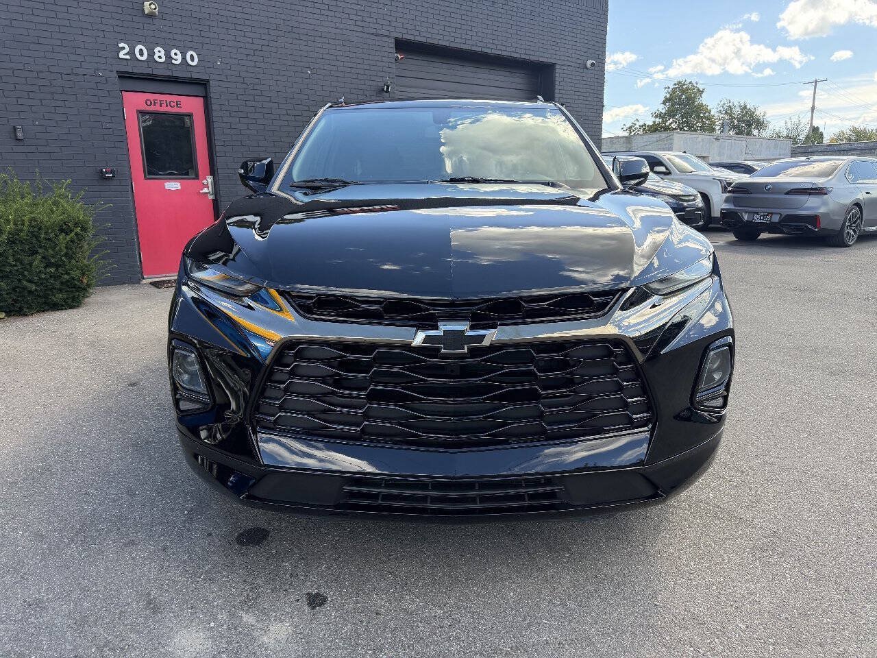 Used 2019 Chevrolet Blazer LT FWD image 2