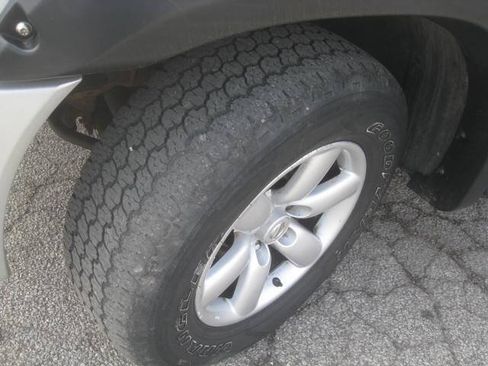 Used 2012 Nissan Titan SV AWD/4WD image 31