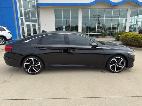 Used 2022 Honda Accord Sport image 4