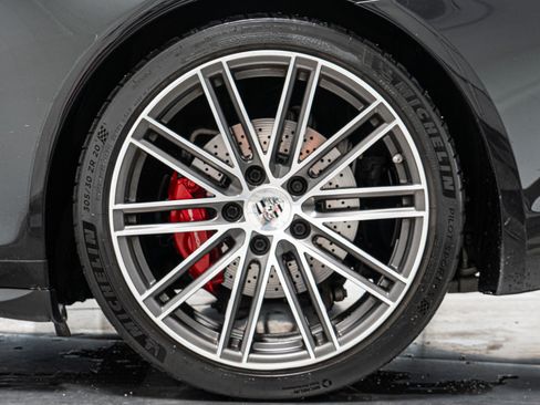 Used 2017 Porsche 911 Carrera 4S AWD/4WD image 11