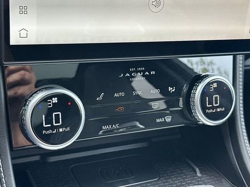 Certified 2024 Jaguar F-PACE R-Dynamic S image 20