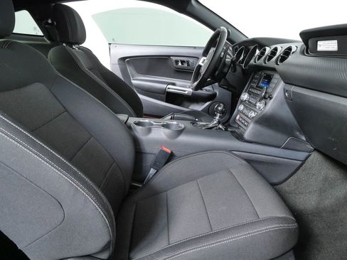 Used 2016 Ford Mustang Coupe RWD image 18
