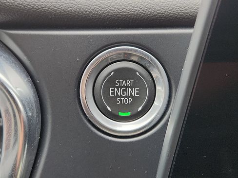 Used 2025 Chevrolet Blazer LT AWD/4WD image 19