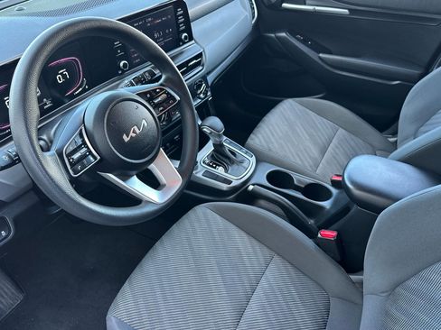 Used 2024 Kia Seltos LX image 9