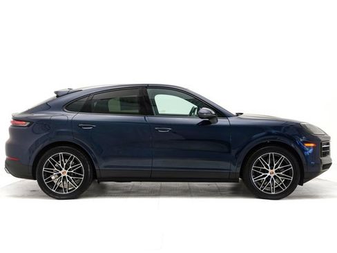 Certified 2026 Porsche Cayenne Coupe AWD/4WD image 33