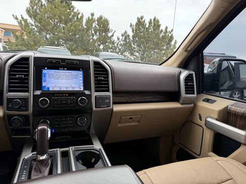Used 2019 Ford F150 Lariat image 26