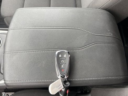 Used 2023 Chevrolet Traverse LT w/ LPO, Floor Liner Package image 41