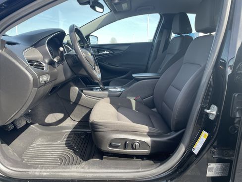 Used 2018 Chevrolet Malibu LT image 16