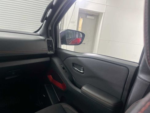 Used 2024 Nissan Frontier PRO-4X w/ Pro Convenience Package AWD/4WD image 11