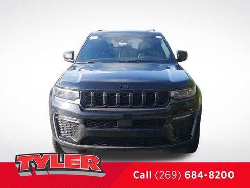New 2026 Jeep Grand Cherokee Limited w/ Limited Altitude Package AWD/4WD image 2