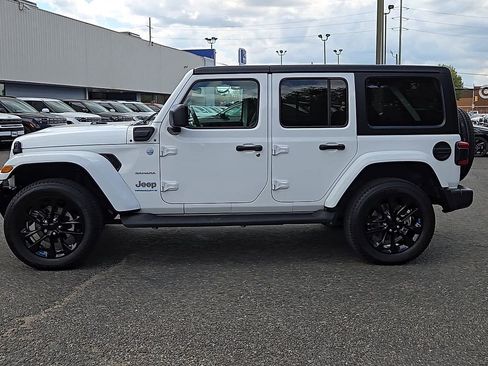Used 2023 Jeep Wrangler Unlimited Sahara w/ Dual Top Group AWD/4WD image 5