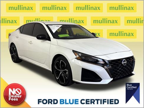 Used 2023 Nissan Altima 2.5 SR FWD image 1