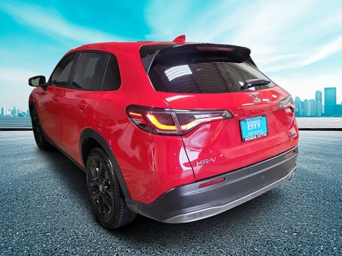 Used 2025 Honda HR-V Sport image 3