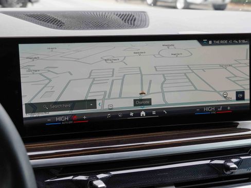 Certified 2025 BMW X5 xDrive40i w/ Premium Package image 28