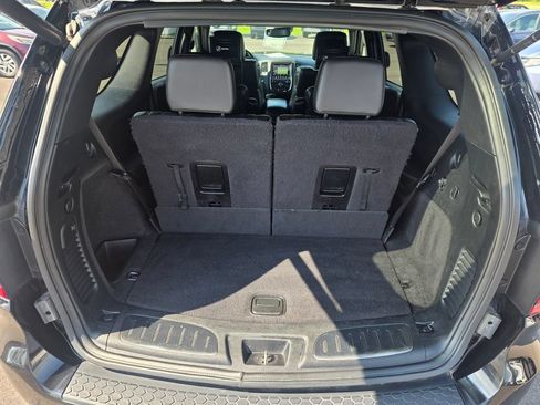 Used 2019 Dodge Durango R/T w/ Technology Group AWD/4WD image 18