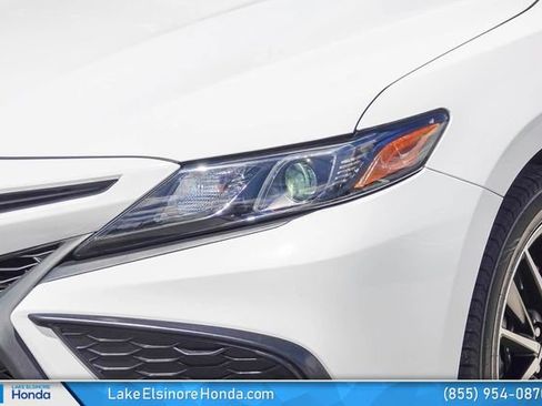 Used 2024 Toyota Camry SE FWD image 5