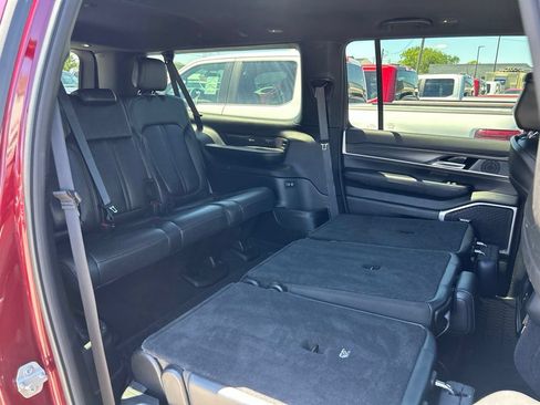 Used 2024 Jeep Wagoneer L Series II w/ Flexible Seating Group AWD/4WD image 49