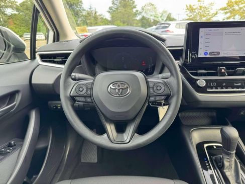 Used 2026 Toyota Corolla LE FWD image 22