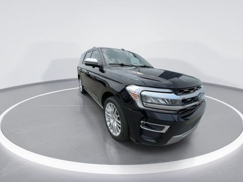 Used 2024 Ford Expedition Platinum AWD/4WD image 2