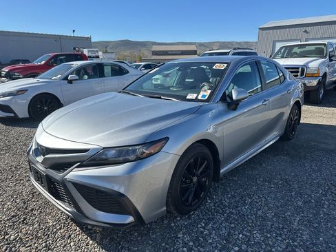 Used 2023 Toyota Camry SE image 1