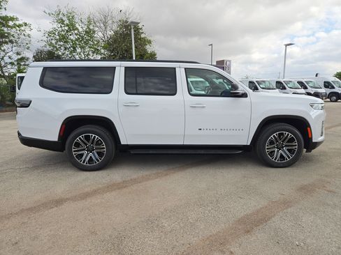 New 2026 Jeep Grand Wagoneer L 4WD image 2