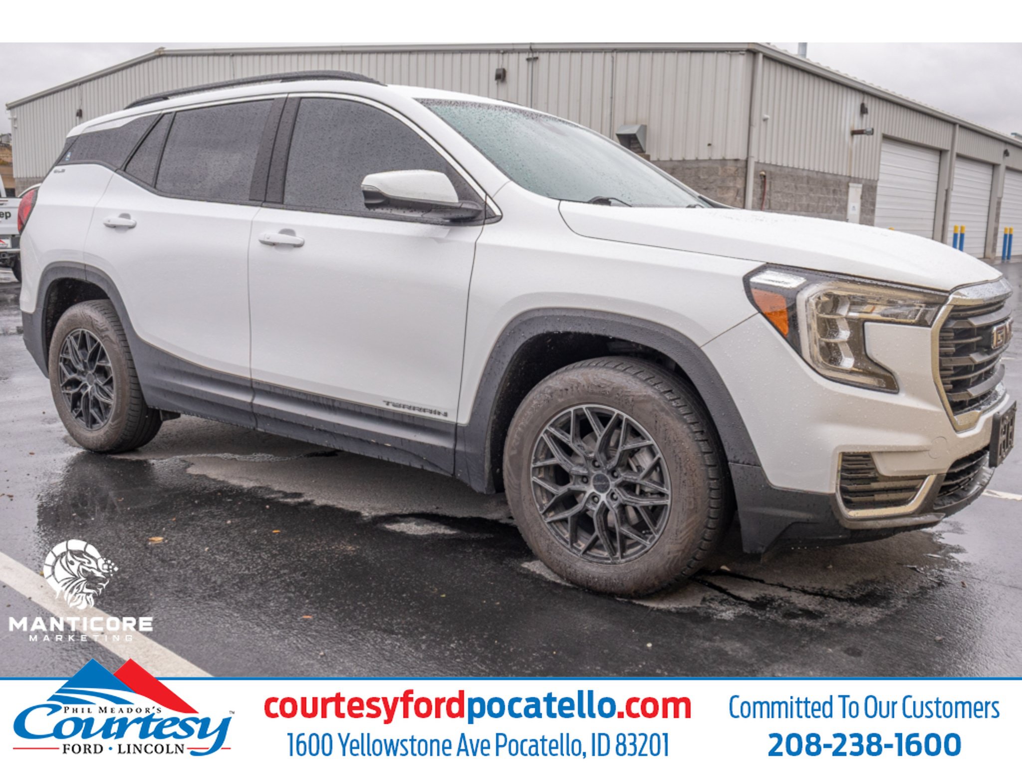 Used 2022 GMC Terrain SLE w/ Driver Convenience Package AWD/4WD image 1