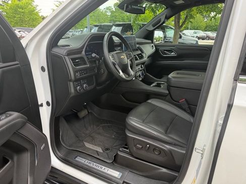 Used 2024 Chevrolet Suburban LT w/ LT Signature Plus Package AWD/4WD image 13