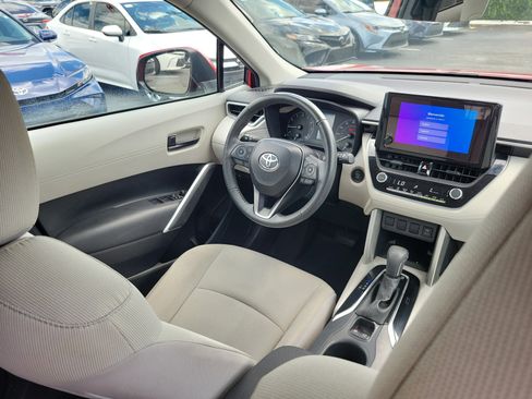 Used 2024 Toyota Corolla Cross LE w/ Moonroof Package FWD image 14